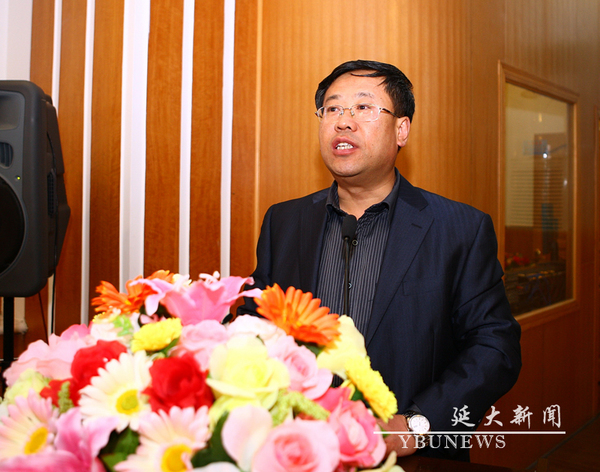 后勤處副處長魯延波匯報工作