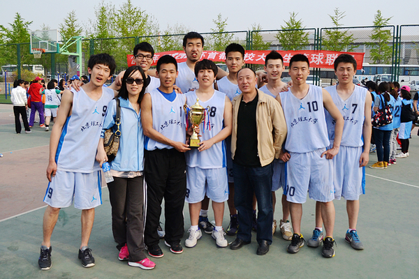 北理工男篮获得2013年STAR杯首都高校大学