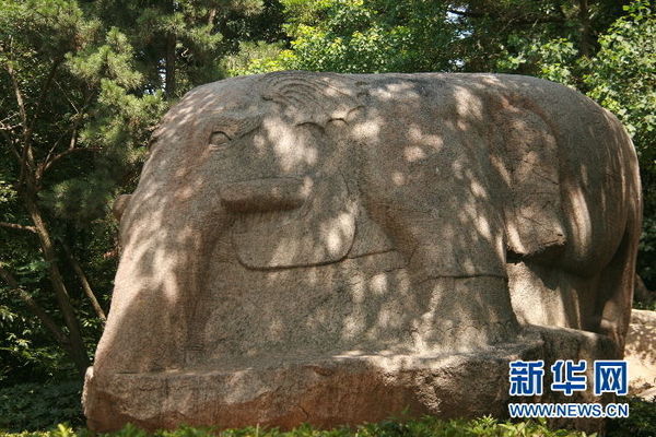 金娜摄《舆地要览》载,"孔子问官于郯子,赏此登山以望东海,故名孔望山