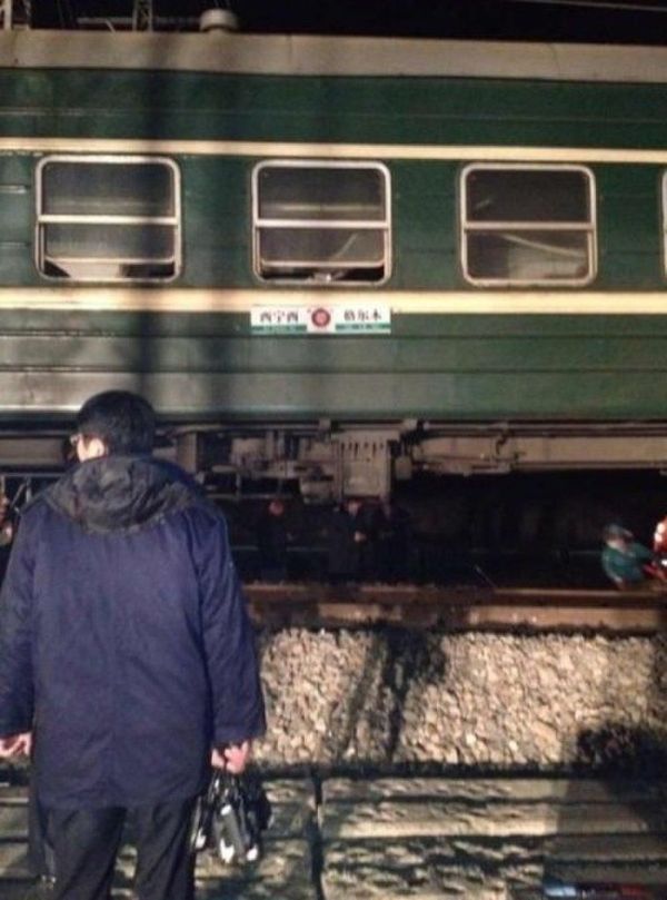 青藏铁路格尔木站两辆火车相撞 1人死亡3人重