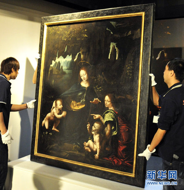 10月25日，达·芬奇参与创作的《岩间圣母》在台北开箱亮相。
