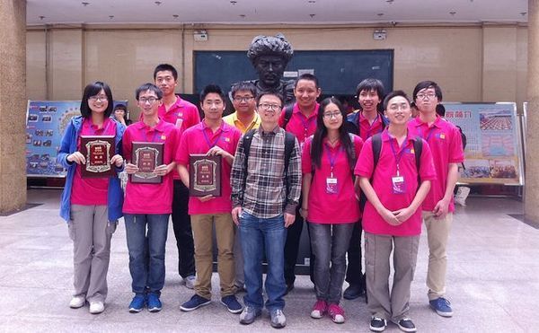 北京理工大学代表队在ACM ICPC地区邀请赛上