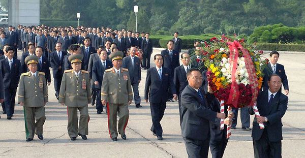 韩媒报道朝鲜各界迎建国65周年(图)