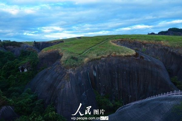 （郑重声明：凡带有“人民图片”字样图片，未经许可，不得转载。购图电话010-65368421）