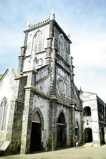 涠洲岛上哥特式建筑风格的天主教堂