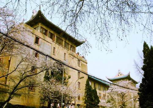 点击浏览下一张>> 在中国占有重要地位的十一所大学 - 思思 - 梦幻