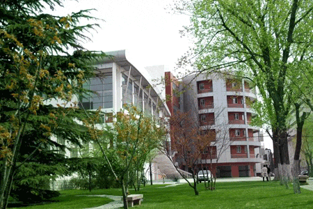 组图:中国人民大学校园风光