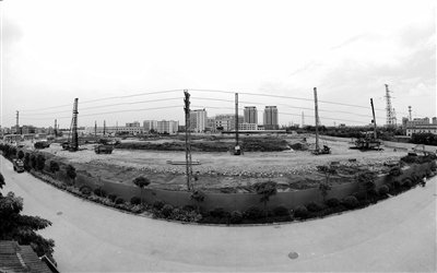 美的“员工村”打桩机工作已近尾声，即将开挖地下停车场。南方都市报供图