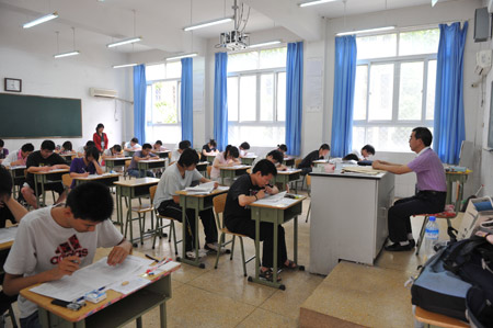 高考手册:高考考场遭遇八大意外事件应急指点