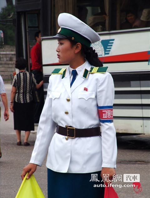 中國朝鮮越南女交警對比