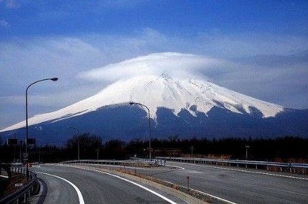 韓媒稱日本富士山有噴發跡象 餘震850次