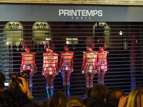 世界上最美的裸体表演巴黎疯马夜总会